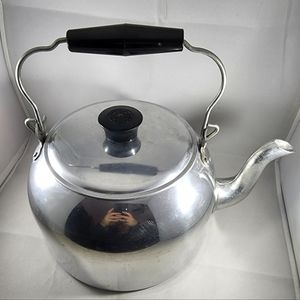 Vintage Supreme Aluminum Wear Ever Hard Aluminum Large Kettle.